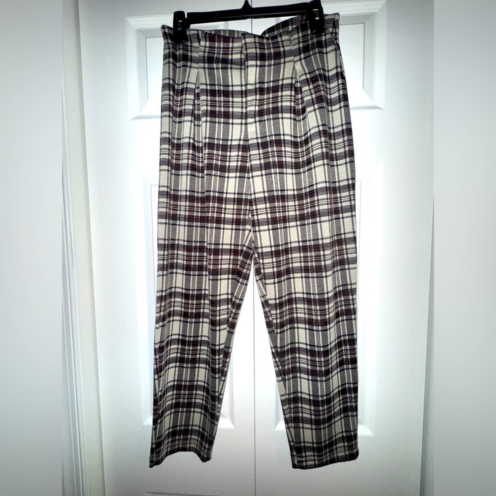 Free People stretchy plaid high waisted pleated trousers. Size XS
